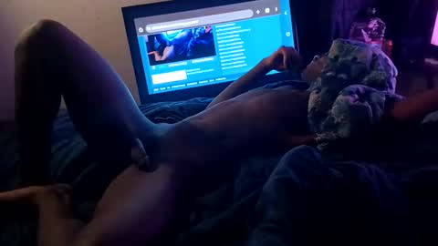 Snapshot of niceguycarter chatting on November 21, 2:43 am niceguycarter online show from November 21, 2:43 am