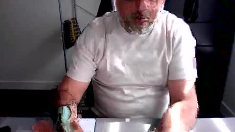 Snapshot of nicehornymaroc chatting on May 10, 2:22 pm nicehornymaroc online show from May 10, 2:22 pm