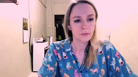 Snapshot of nicekat chatting on June 15, 5:15 pm Kathrine online show from June 15, 5:15 pm