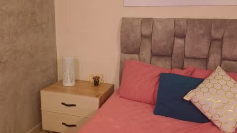 Nicolle  online show from March 9, 7:51 pm