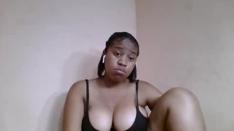 Snapshot of nicelly01 chatting on June 11, 6:50 pm nicelly01 online show from June 11, 6:50 pm