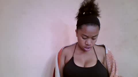 Snapshot of nicelly01 chatting on July 2, 5:35 am nicelly01 online show from July 2, 5:35 am