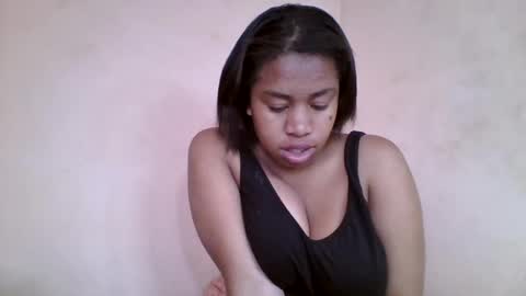 Snapshot of nicelly01 chatting on July 7, 7:23 am nicelly01 online show from July 7, 7:23 am