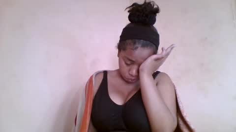 Snapshot of nicelly01 chatting on July 14, 7:02 am nicelly01 online show from July 14, 7:02 am