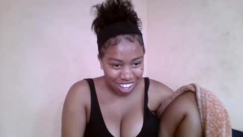 Snapshot of nicelly01 chatting on July 14, 10:21 am nicelly01 online show from July 14, 10:21 am
