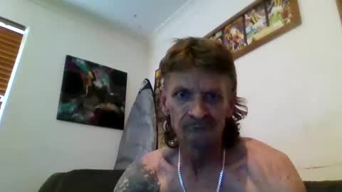 Snapshot of niceozziecockxxx chatting on December 15, 7:02 am Sexiishaine online show from December 15, 7:02 am