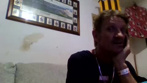 Snapshot of niceozziecockxxx chatting on November 1, 6:43 pm Sexiishaine online show from November 1, 6:43 pm