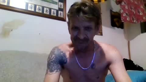 Snapshot of niceozziecockxxx chatting on November 14, 9:24 pm Sexiishaine online show from November 14, 9:24 pm