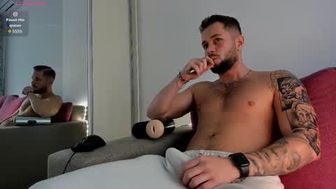 Snapshot of nicholassx chatting on November 20, 11:21 am Nicholassx online show from November 20, 11:21 am