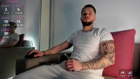 Snapshot of nicholassx chatting on December 17, 9:54 pm Nicholassx online show from December 17, 9:54 pm