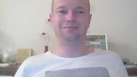 nick1990b online show from September 29, 5:51 pm