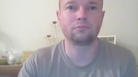 nick1990b online show from October 23, 5:23 pm