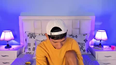 Snapshot of nick_collins20 chatting on September 29, 10:03 pm Nick online show from September 29, 10:03 pm