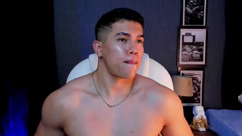 Snapshot of nick_fenix chatting on September 23, 6:27 am nick fenix online show from September 23, 6:27 am