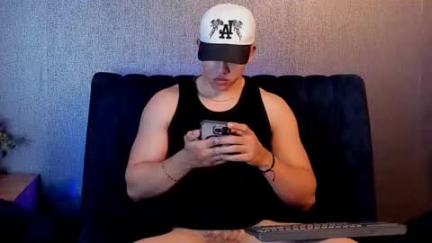 Snapshot of nick_fenix chatting on October 16, 5:30 am nick fenix online show from October 16, 5:30 am