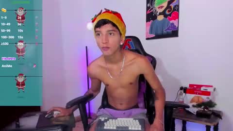 Snapshot of nick_greey chatting on December 23, 8:57 pm Frank online show from December 23, 8:57 pm