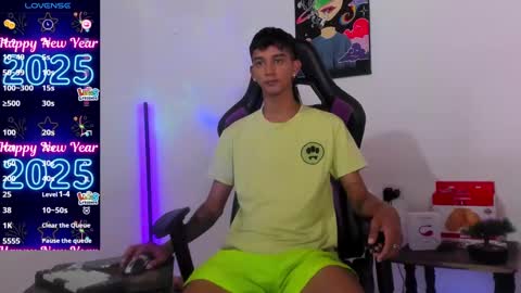 Snapshot of nick_greey chatting on January 3, 6:14 pm Frank online show from January 3, 6:14 pm