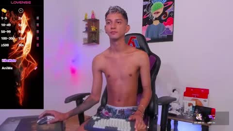 Snapshot of nick_greey chatting on February 26, 9:48 pm Frank online show from February 26, 9:48 pm