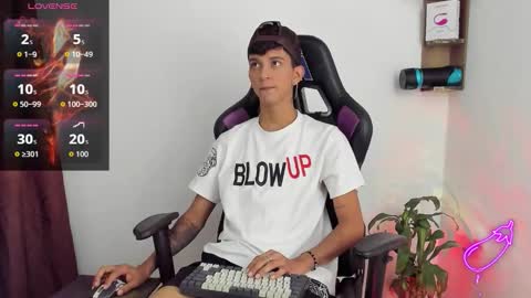 Snapshot of nick_greey chatting on September 19, 11:16 pm Frank online show from September 19, 11:16 pm