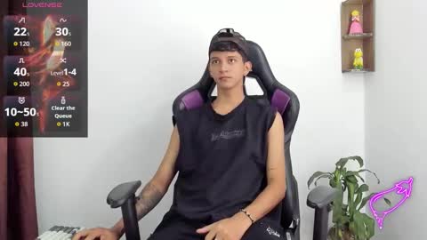 Snapshot of nick_greey chatting on September 20, 9:49 pm Frank online show from September 20, 9:49 pm