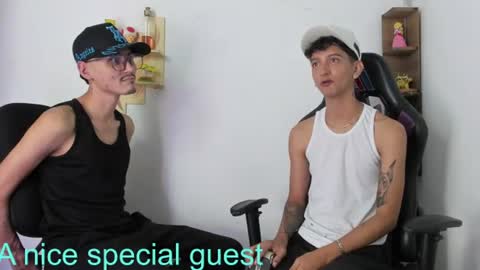 Snapshot of nick_greey chatting on July 20, 10:23 pm Frank online show from July 20, 10:23 pm
