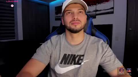 Snapshot of nick_klaus chatting on August 3, 11:30 pm Nick Klaus online show from August 3, 11:30 pm