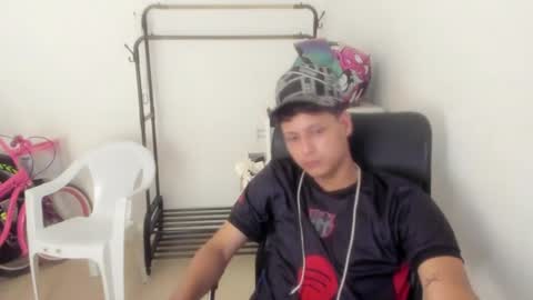 nick_master2 online show from June 17, 5:21 am