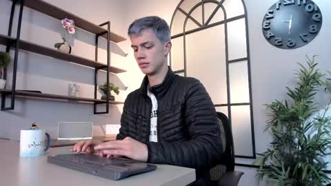 Nick  online show from October 4, 12:14 pm