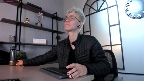 Nick  online show from November 28, 1:25 pm