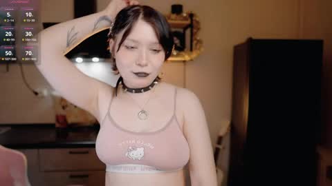 Snapshot of nickari_x chatting on May 15, 5:47 am nickari_x online show from May 15, 5:47 am