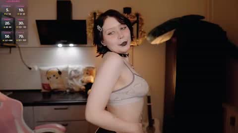 Snapshot of nickari_x chatting on June 24, 5:39 am nickari_x online show from June 24, 5:39 am