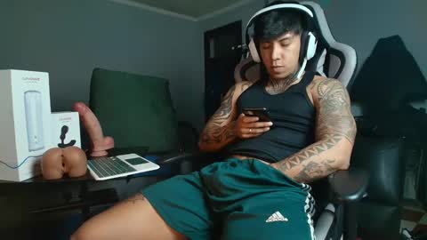 Nickhot0609 online show from September 19, 1:51 am