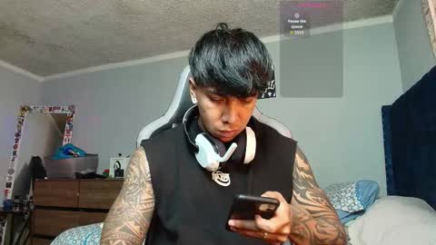 Nickhot0609 online show from October 13, 5:35 pm