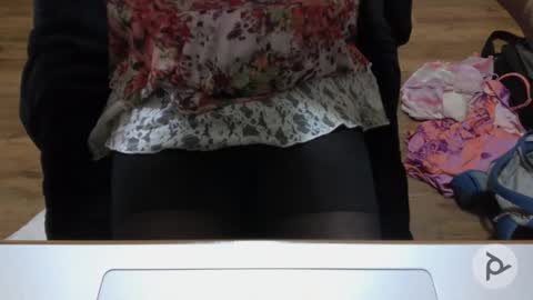Snapshot of nickibabe1980 chatting on May 15, 4:25 pm nickibabe1980 online show from May 15, 4:25 pm