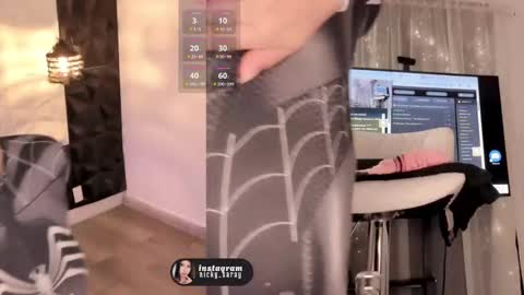 Nicky online show from October 25, 7:08 pm