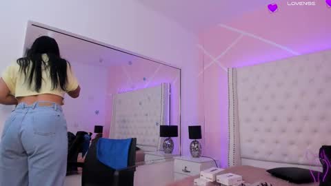 nickky online show from February 9, 1:14 pm