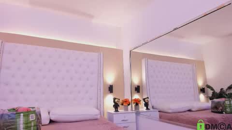 nickky online show from December 22, 1:08 pm