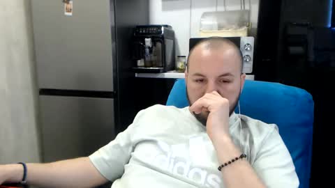 Julian online show from March 16, 11:09 pm