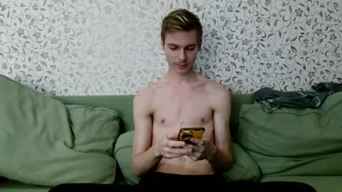 Snapshot of nicksuper8 chatting on December 15, 1:43 pm Nick online show from December 15, 1:43 pm