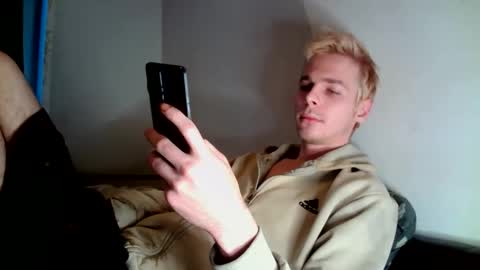 Snapshot of nicksuper8 chatting on November 8, 6:13 am Nick online show from November 8, 6:13 am