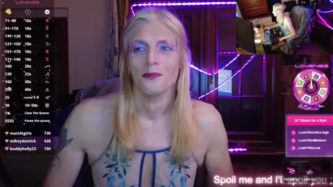 Snapshot of nicktu52 chatting on December 6, 3:30 am nicktuuk online show from December 6, 3:30 am