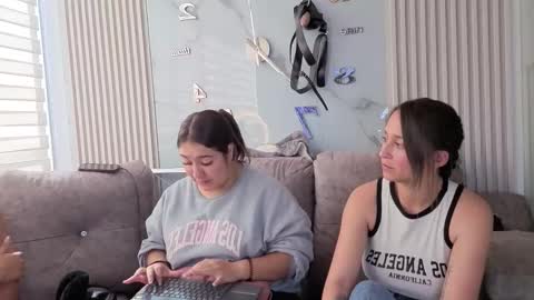 nicky_as online show from November 27, 1:35 pm