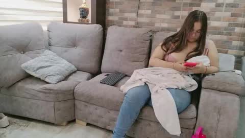Snapshot of nicky_as chatting on May 11, 2:45 pm nicky_as online show from May 11, 2:45 pm