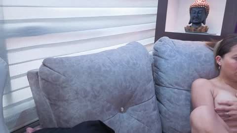 Snapshot of nicky_as chatting on May 16, 2:27 pm nicky_as online show from May 16, 2:27 pm