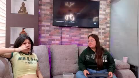 Snapshot of nicky_as chatting on May 26, 3:41 pm nicky_as online show from May 26, 3:41 pm