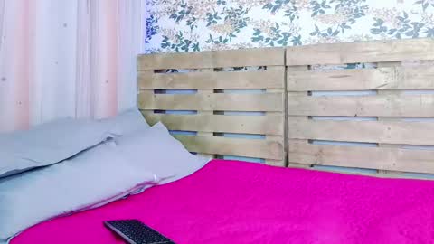 nicky_oli online show from January 24, 12:41 pm