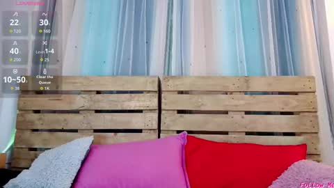 nicky_oli online show from October 15, 3:01 pm