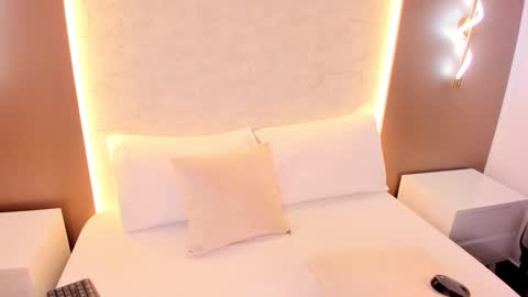 Nicky  online show from December 23, 2:31 am