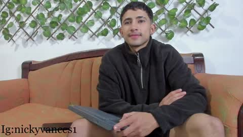 nicky online show from December 24, 4:40 pm