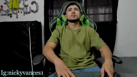 nicky online show from November 8, 7:56 pm